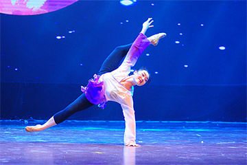 小白鸽舞蹈学校教师舞台剧照