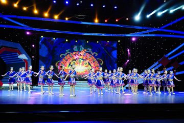 小白鸽舞蹈学校《苗妹妹》