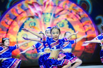 小白鸽舞蹈学校《苗妹妹》