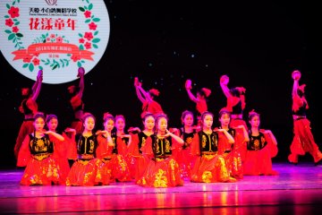 小白鸽8级学员舞蹈《大漠之花》
